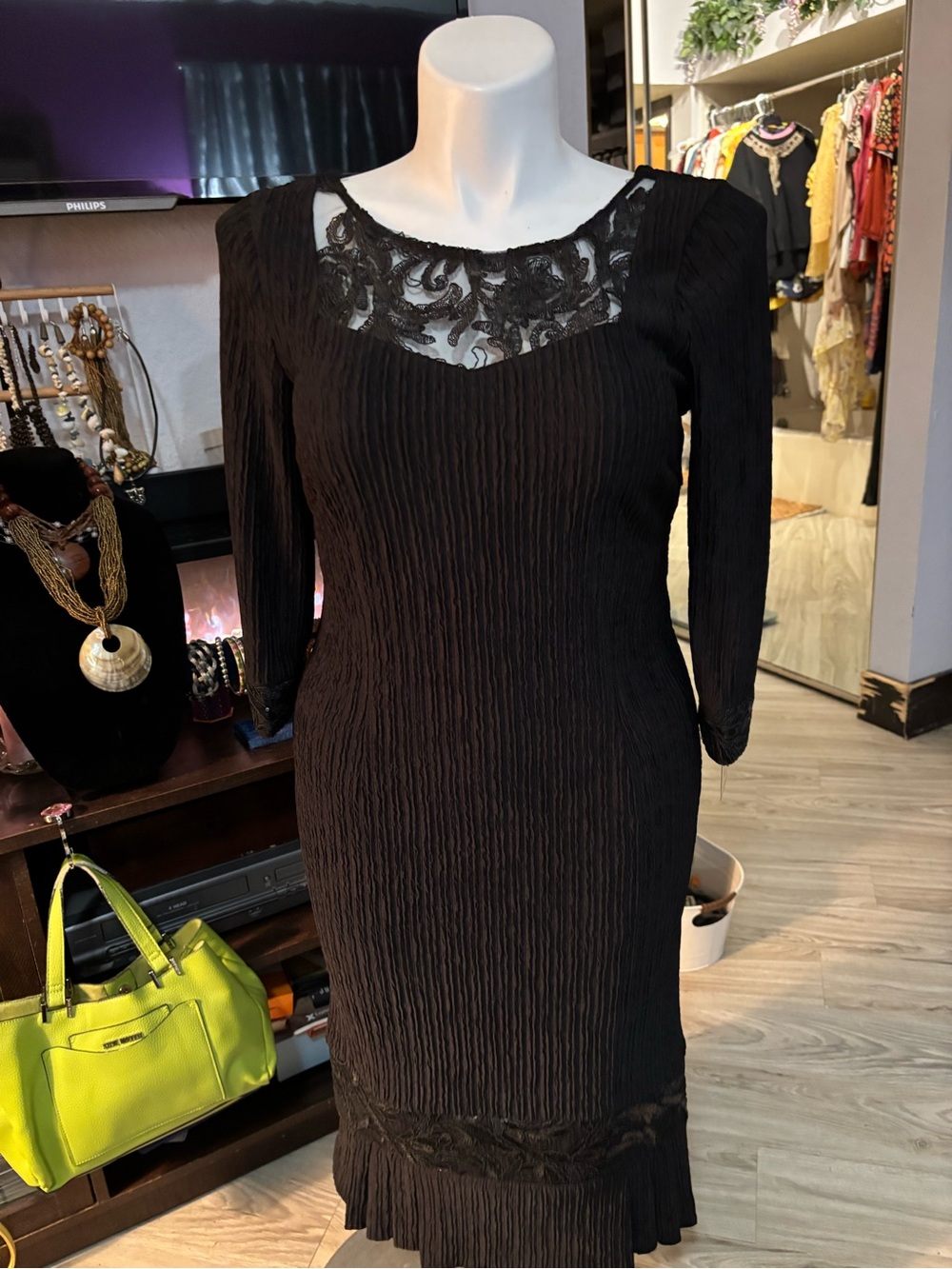 Classically elegant little Black Dress